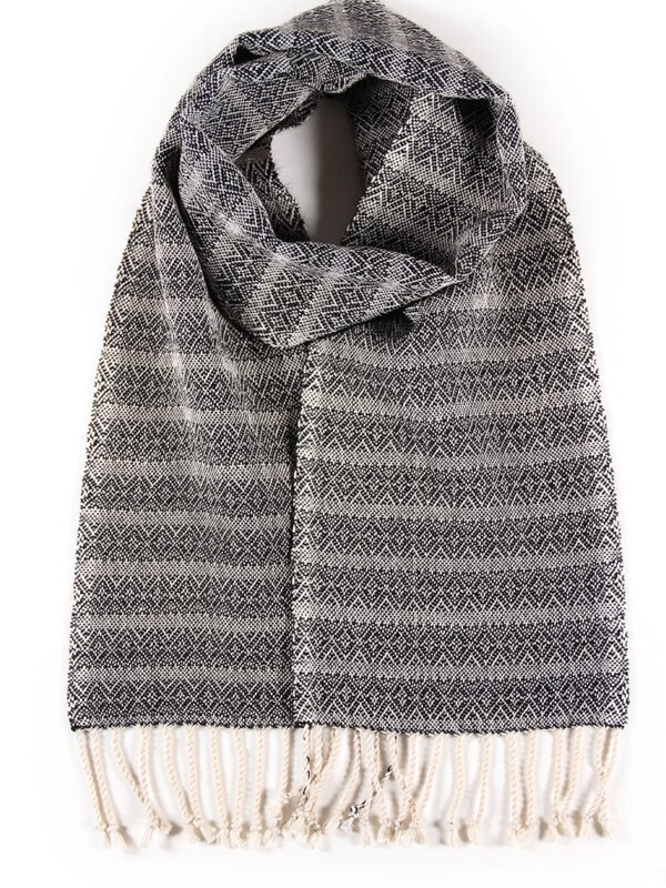 Bufanda de alpaca y seda tejida a mano en telar