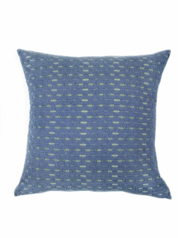 Cojín denim reciclado tejido a mano en telar