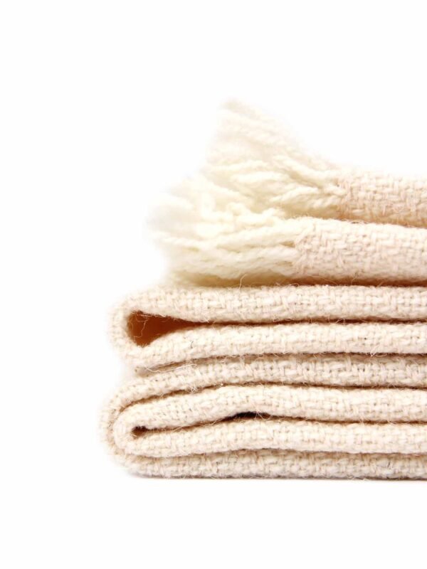 Manta de lana merina tejida a mano en telar